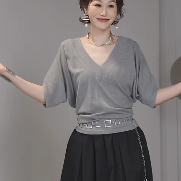 GFW夏季新款蝙蝠袖V领设计感百搭显瘦T恤