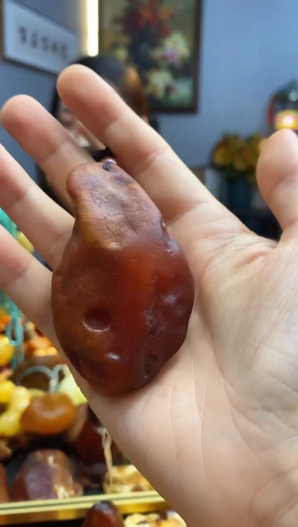 未镶嵌颈饰琥珀吊坠