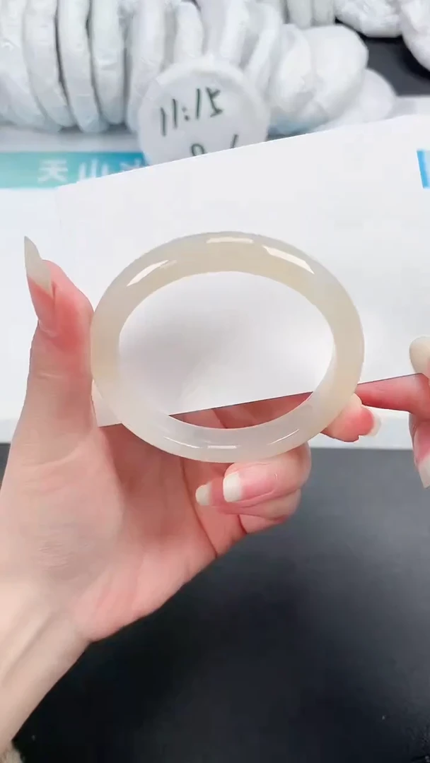 【闪购商品】石英质玉手镯未镶嵌380-54