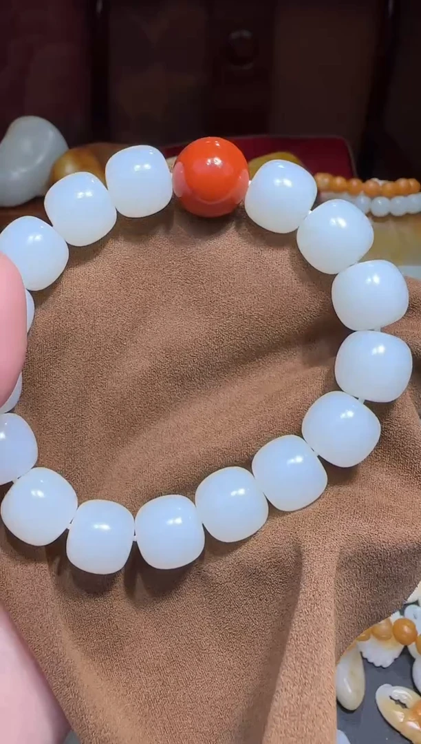 和田玉未镶嵌挂件旅****1卡14手串