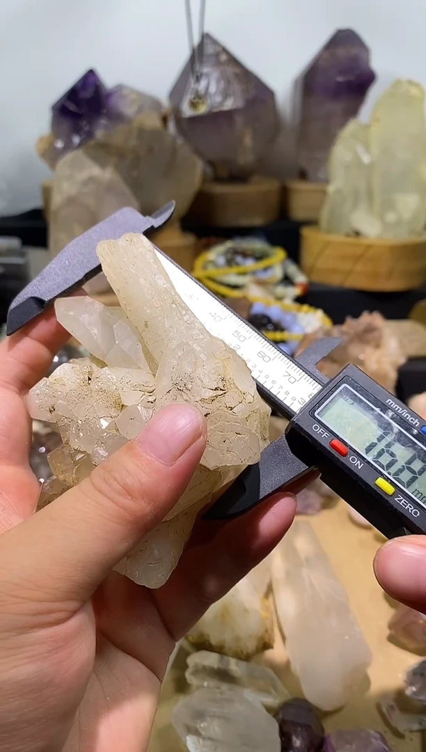 水晶珠宝半成品未镶嵌10号311g带电路板的大晶簇