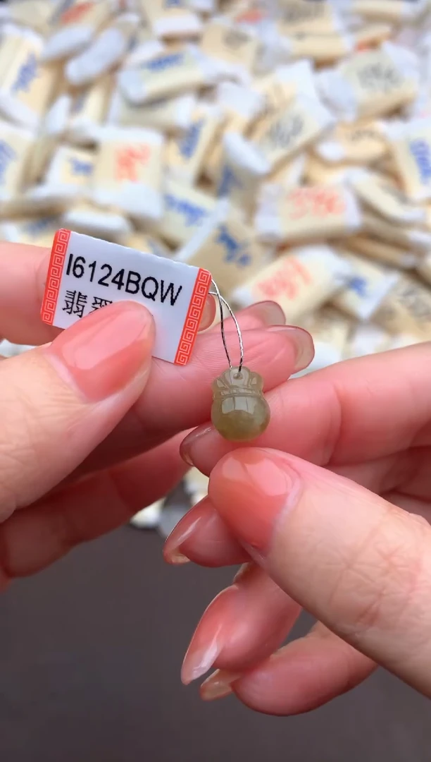 【闪购商品】翡翠挂件银S925镶嵌一万能扣