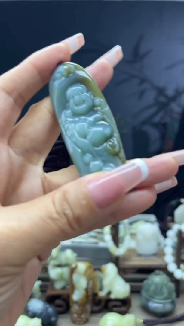 颈饰未镶嵌和田玉1