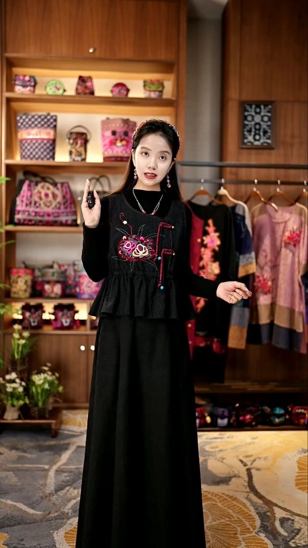刺绣私人定制苗族手工衣服A9317