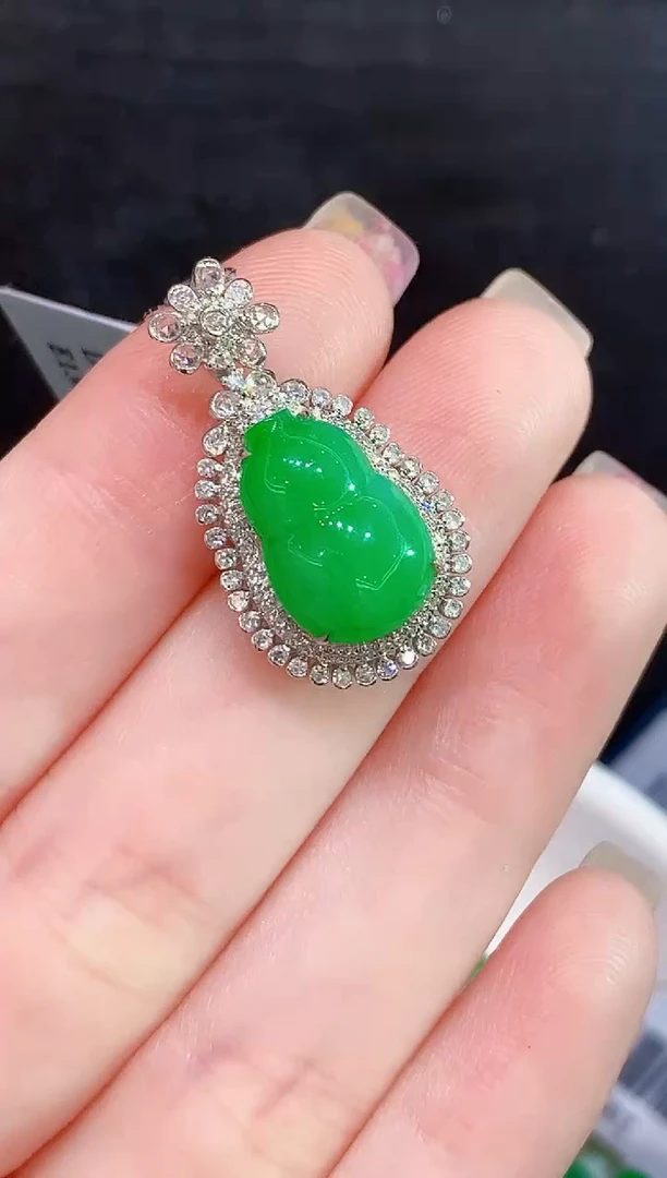 吊坠(不含链)18K金镶嵌翡翠LSR多样性发其一