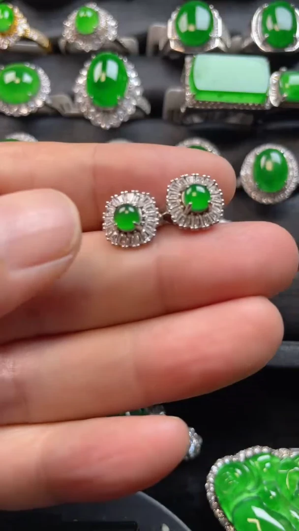 【闪购商品】翡翠耳饰银S925镶嵌翡翠