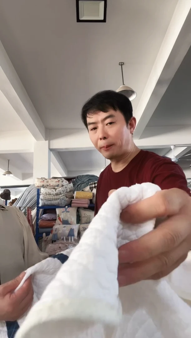 棉棉A06 床盖约200*220微瑕
