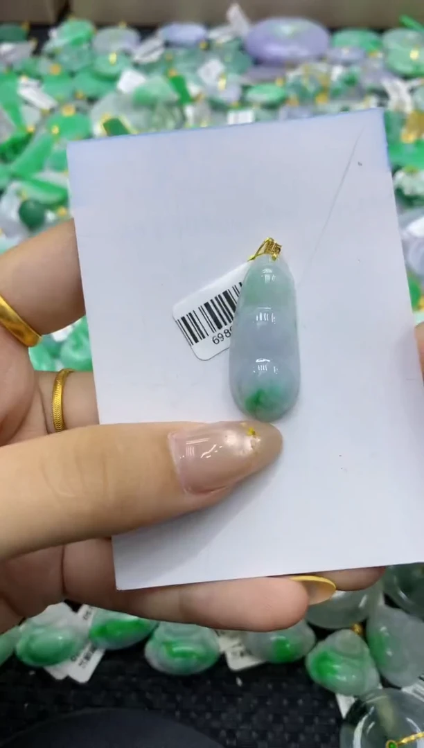 颈饰未镶嵌翡翠天然缅甸翡翠A货
