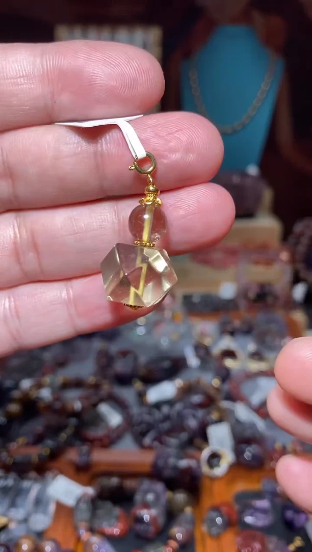 【闪购商品】水晶利比亚八棱吊坠未镶嵌多样性发一