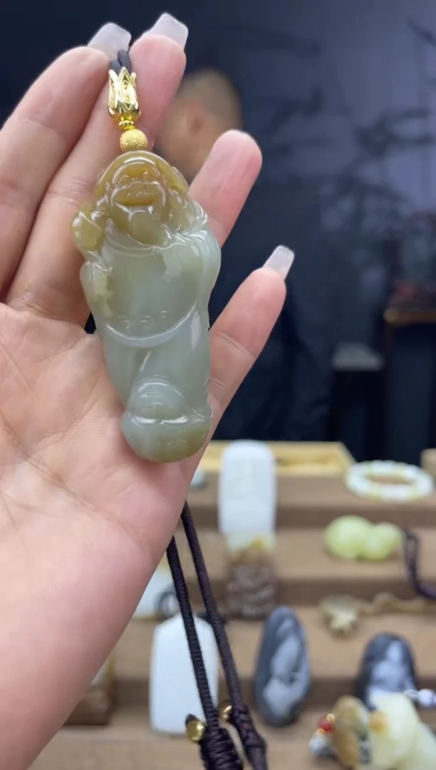 颈饰未镶嵌和田玉1