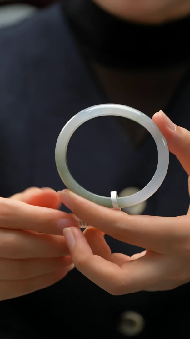 未镶嵌手镯（贵妃镯）翡翠42号