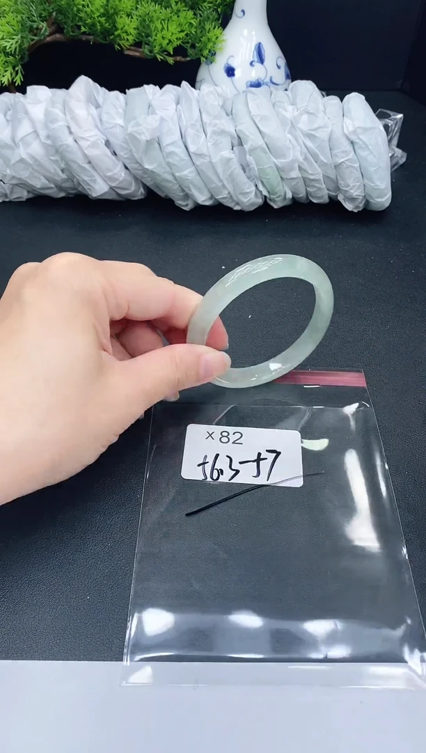 未镶嵌手镯翡翠82