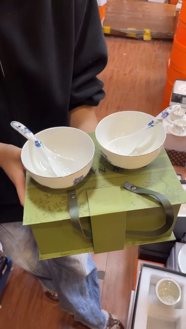 杯鸿辉家品牌瓷器，京东包邮！