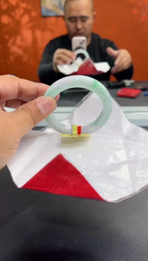 未镶嵌手镯翡翠18