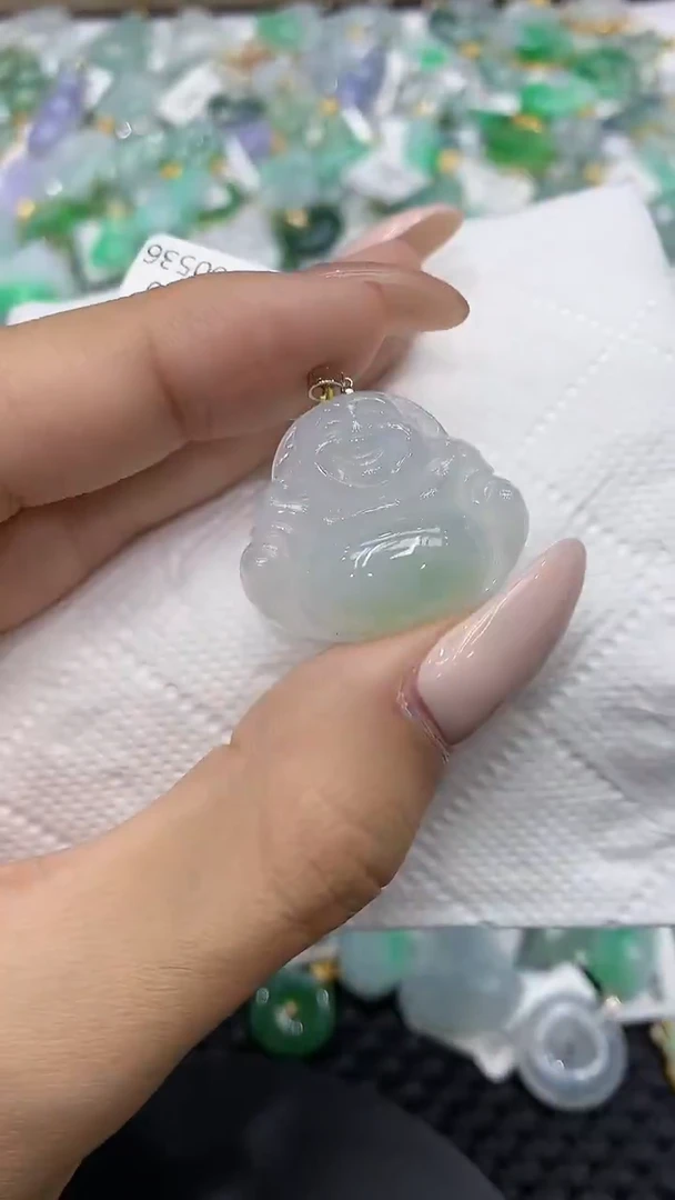 颈饰18K金镶嵌翡翠111111111111