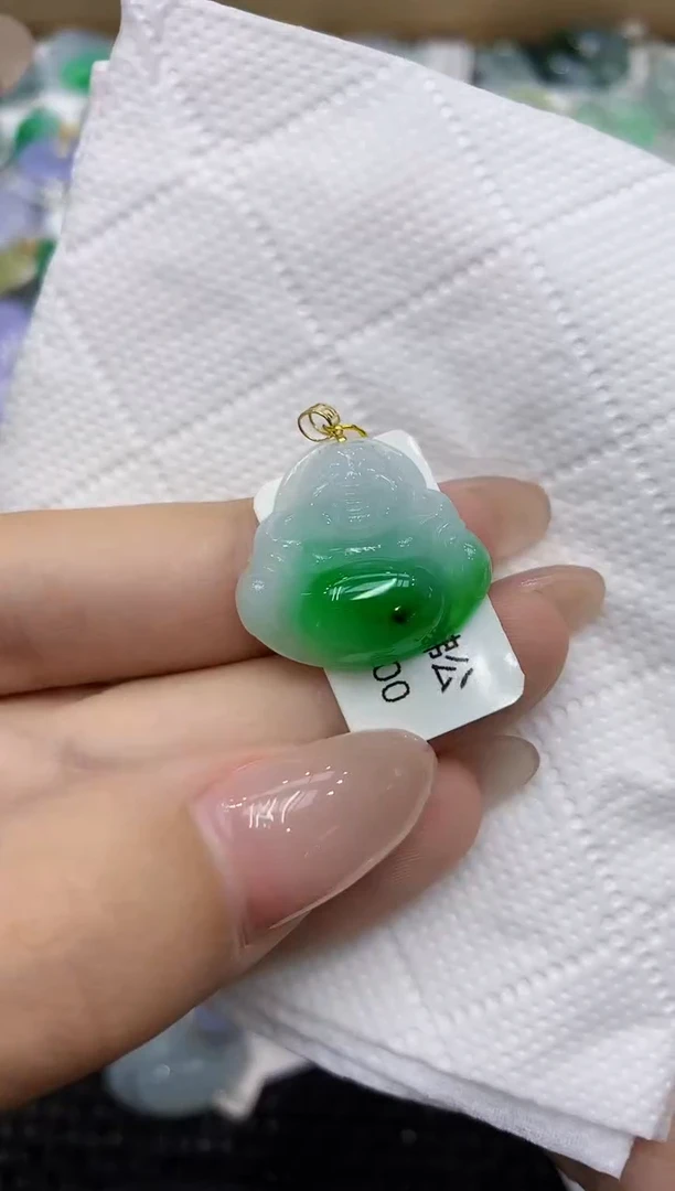 翡翠18K金镶嵌颈饰111111111111