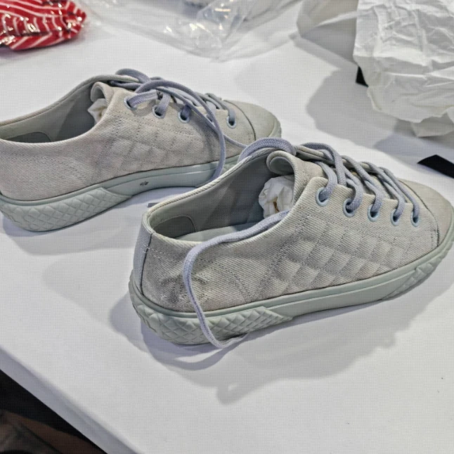 全新未使用 Chanel/香奈儿 徽标休闲运动鞋 灰色/36.5