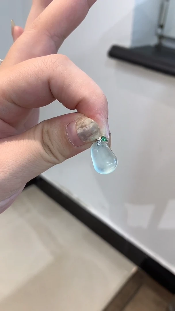 未镶嵌蛇纹石玉颈饰福瓜不带链子