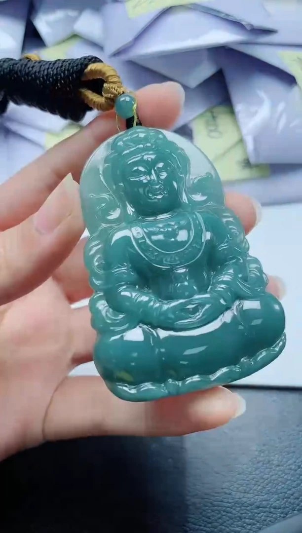 翡翠未镶嵌颈饰