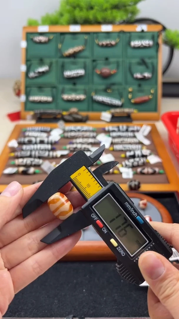 玛瑙/玉髓（覆膜）颈饰未镶嵌99（微瑕）