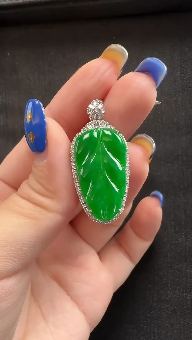 颈饰18K金镶嵌翡翠036叶子一个