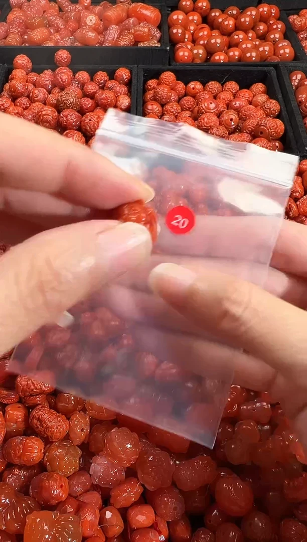 颈饰未镶嵌南红玛瑙1