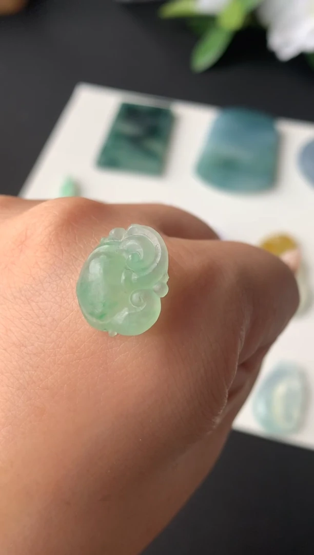 未镶嵌定制翡翠瑞**猫0114840576