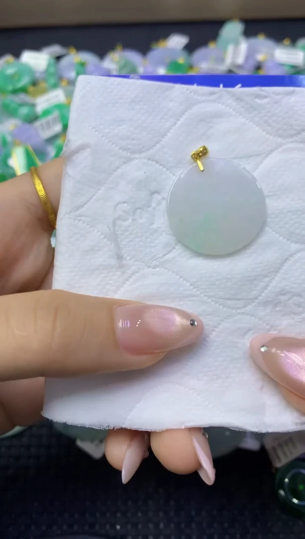 颈饰未镶嵌翡翠天然缅甸翡翠A货