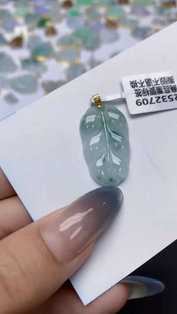 翡翠18K金镶嵌颈饰天然a货翡翠