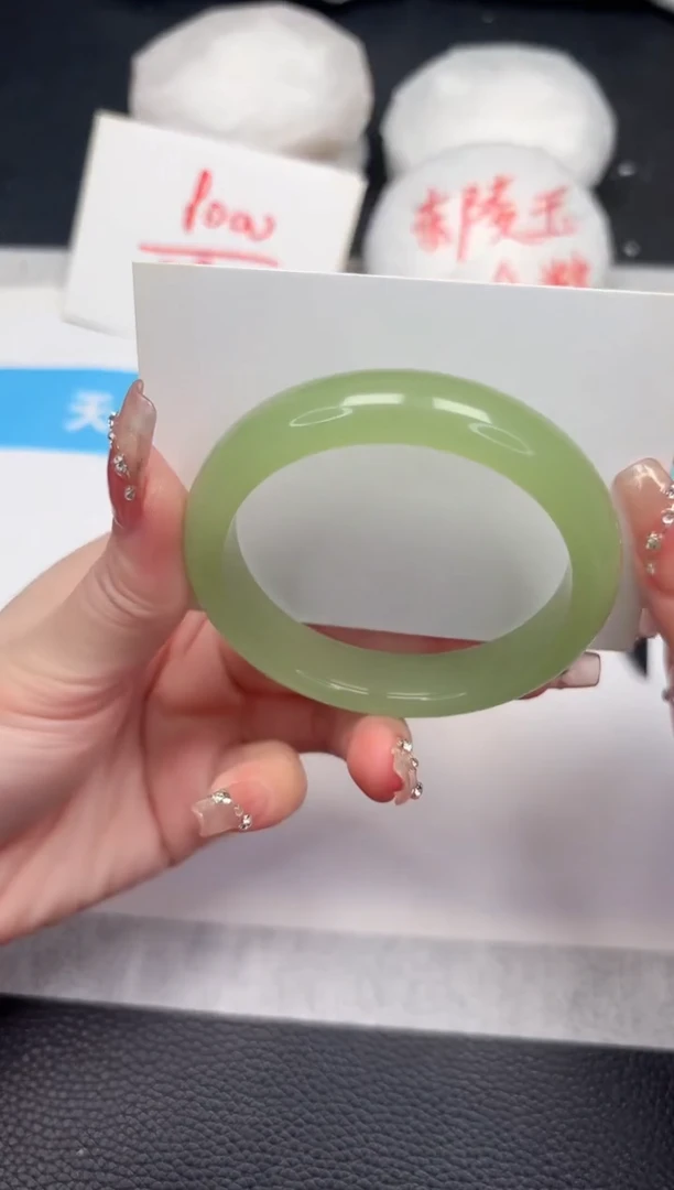 【闪购商品】石英质玉手镯未镶嵌261-56.5