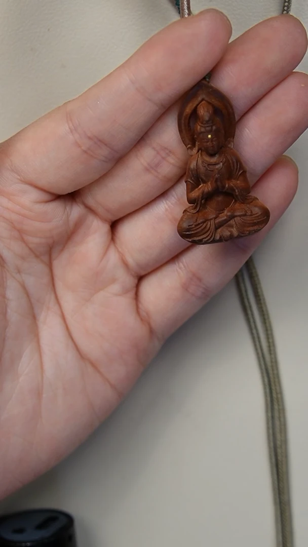 【闪购商品】檀香木无事牌老山檀香观音雕刻