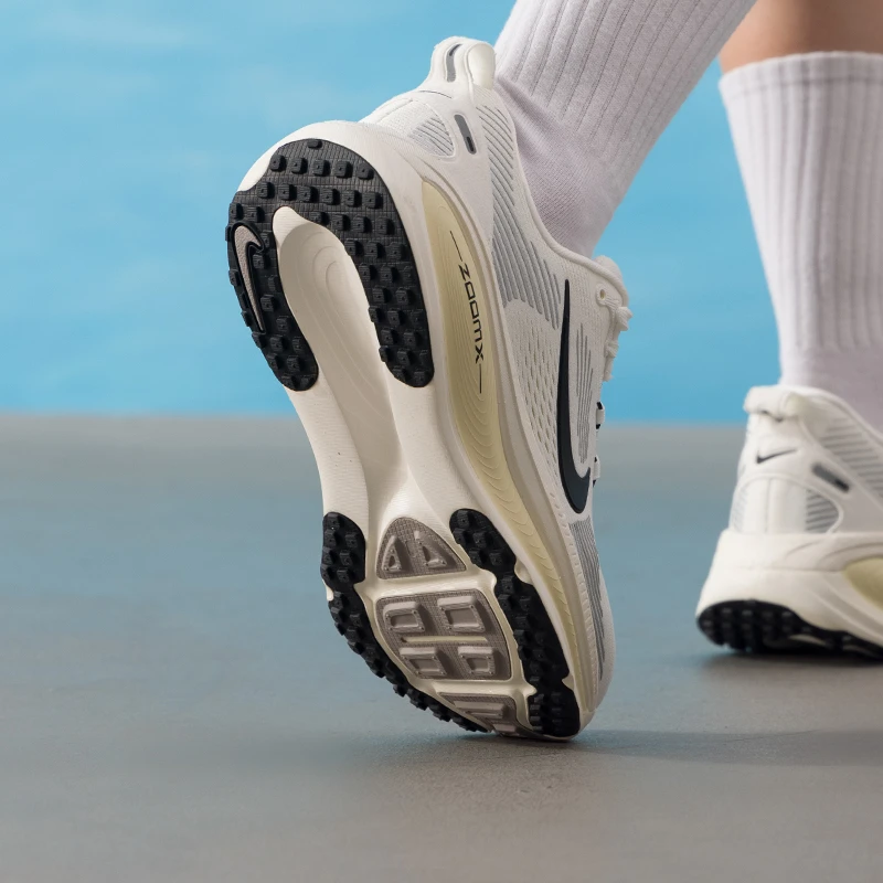 【新品上市】耐克女鞋轻便低帮透气运动鞋轻便缓震跑步鞋子HM6804