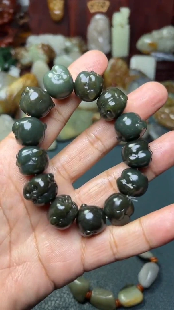 未镶嵌和田玉把件-