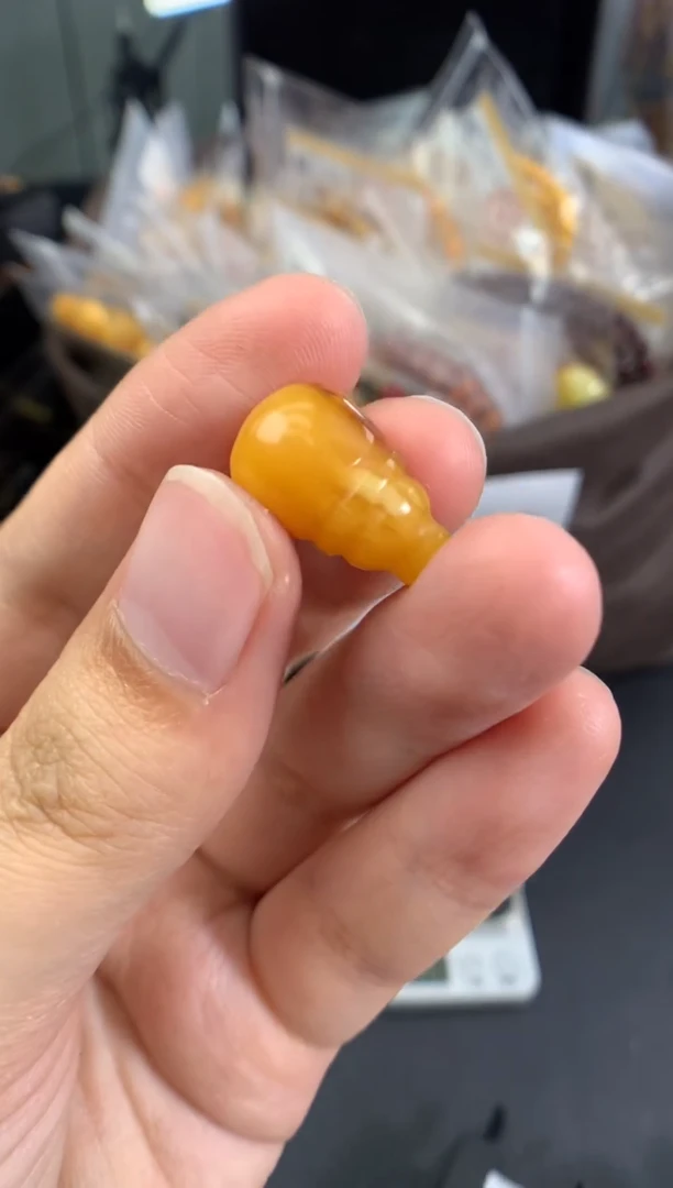 蜜蜡未镶嵌珠宝奇石1