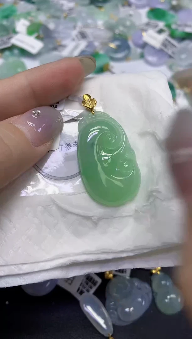 颈饰18K金镶嵌翡翠天然缅甸翡翠A货百元以上9元证书费自理