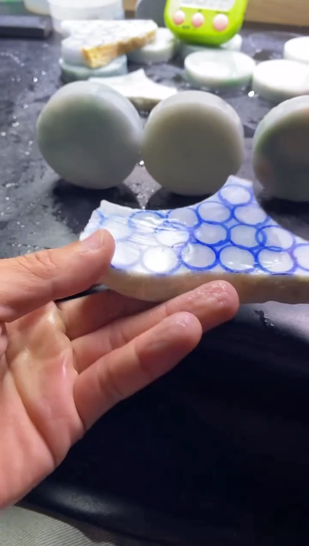 【闪购商品】翡翠挂件未镶嵌镯心