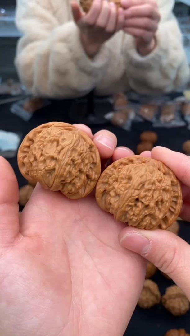 【闪购商品】文玩核桃把件白狮子43-t586