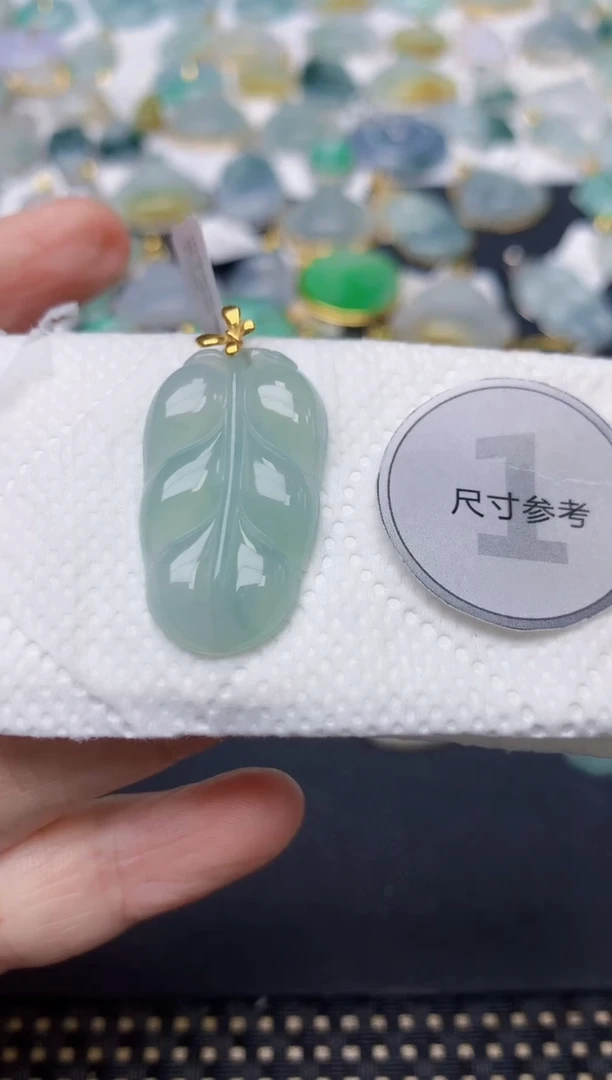 颈饰18K金镶嵌翡翠天然缅甸A货翡翠