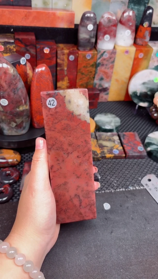 玉桂林鸡血玉印章摆件42