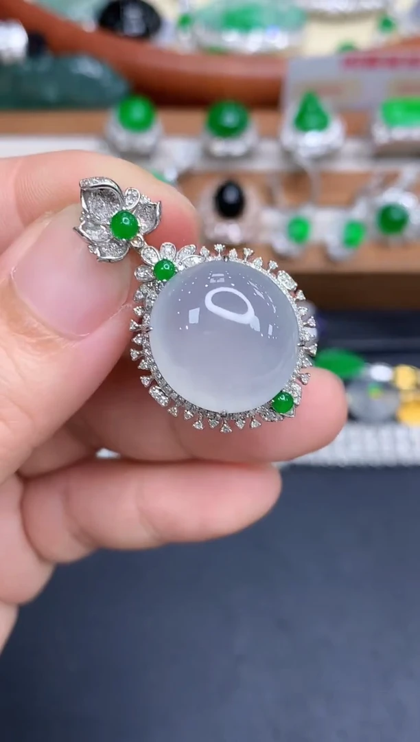 颈饰18K金镶嵌翡翠541-中国好珍宝