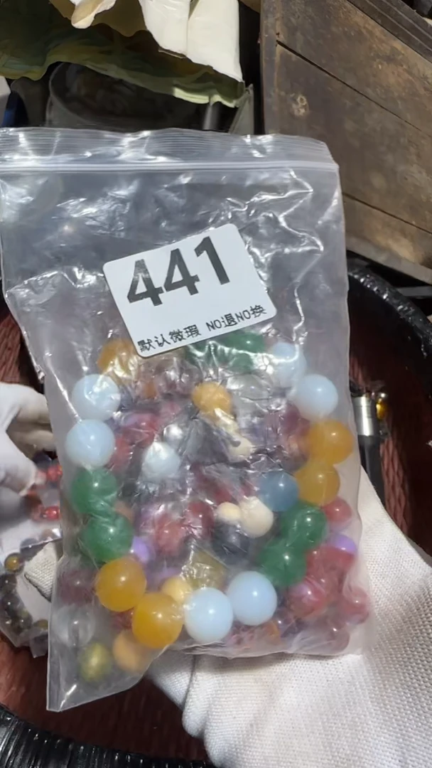 无非金属梅*亿容工艺品441