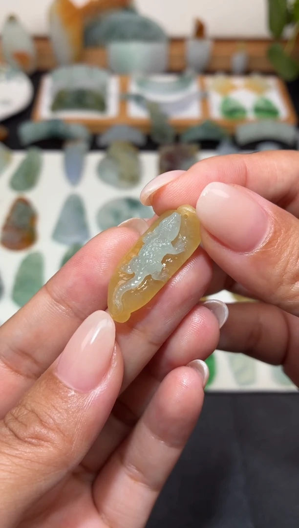 未镶嵌定制翡翠蜥蜴