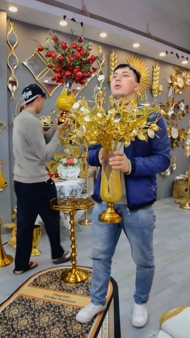 有机玻璃瘦花瓶加10个金花