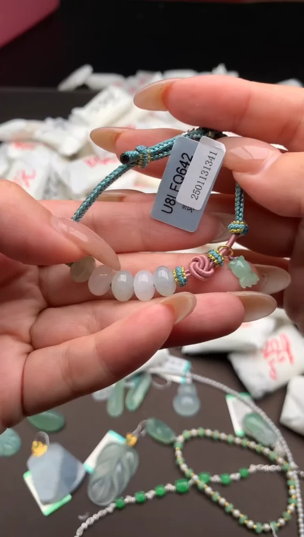 【闪购商品】翡翠手绳未镶嵌一