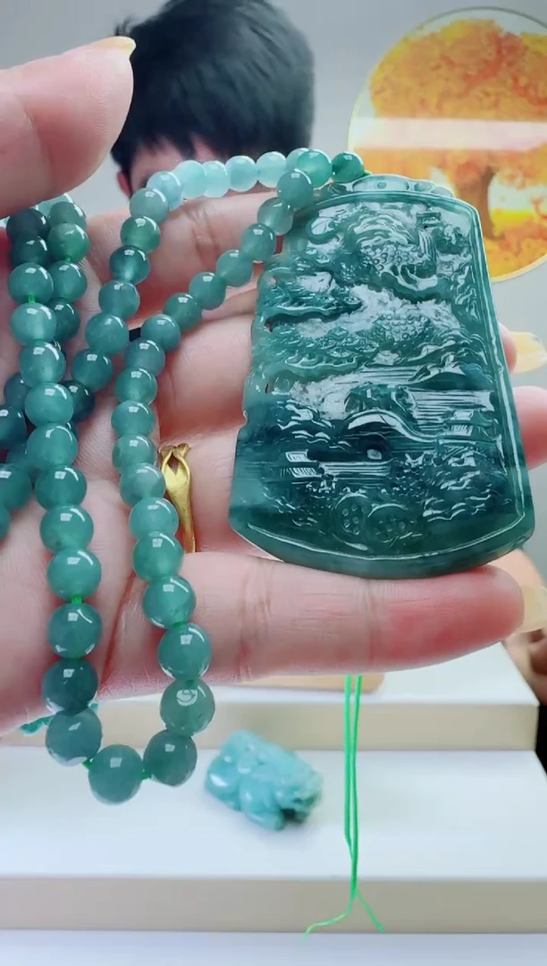 翡翠未镶嵌颈饰111111111111