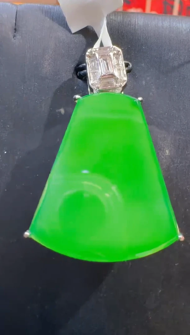 吊坠(赠链)银S925镶嵌翡翠天然A货翡翠