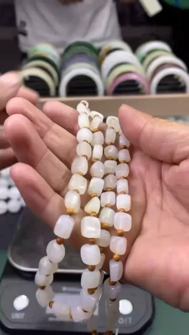 天然玉石未镶嵌颈饰