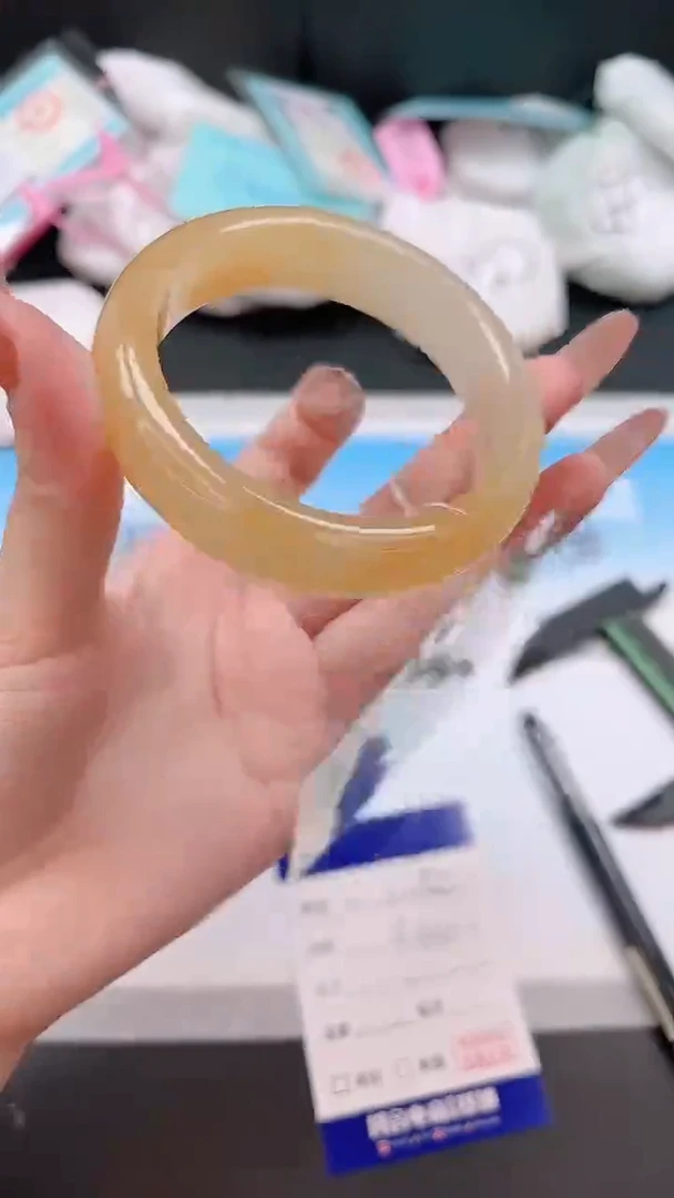 未镶嵌手镯石英质玉8W52-56