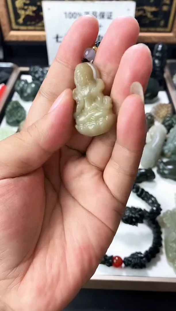颈饰未镶嵌和田玉1