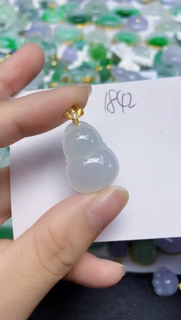 翡翠未镶嵌颈饰天然缅甸翡翠A货